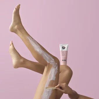 Body Natur Clean Beauty Hassas Ciltler İçin Tüm Vücut Genital Bölge Kadın Tüy Dökücü Sprey 200 ml