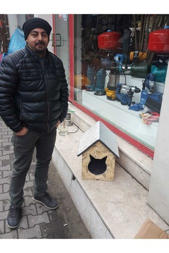 Narım Çatılı Dikdörtgen Su Geçirmez Dış Mekan Kedi Evi Ahşap Rengi