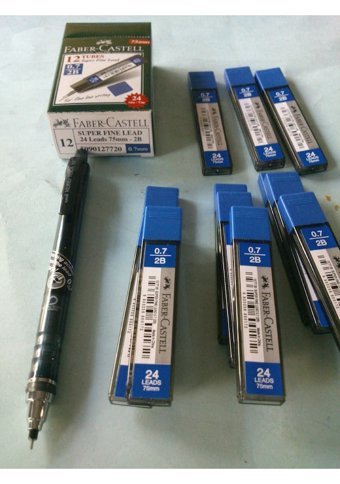 Uni-Ball Silgili Metal Metalik Siyah 0.7 mm Versatil Kalem