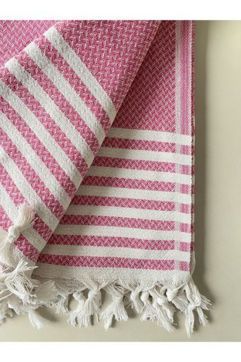 Skyrose Pamuklu Polar Saçaklı Süngersiz Geometrik Desenli Pembe Tekli Koltuk Örtüsü 180x304 cm