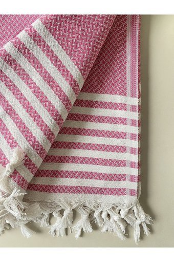 Skyrose Pamuklu Polar Saçaklı Süngersiz Geometrik Desenli Pembe Tekli Koltuk Örtüsü 180x304 cm