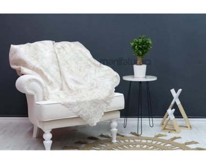 Hazel Polyester Varaklı Süngerli Çizgili Beyaz Tekli Koltuk Örtüsü 175x215 cm