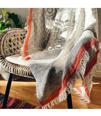 Hare Pamuklu Püsküllü Süngersiz Çiçek Desenli Gri Tekli Koltuk Örtüsü 130x170 cm