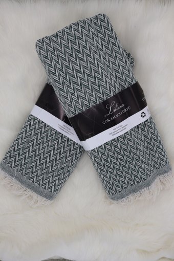 Zerif Home Pamuklu - Polyester Polar Saçaklı Süngersiz Geometrik Desenli Siyah Tekli Koltuk Örtüsü 170x210 cm