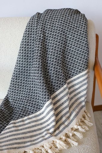 Koza Home Pamuklu - Polyester Saçaklı Süngersiz Çizgili Siyah Tekli Koltuk Örtüsü 180x220 cm
