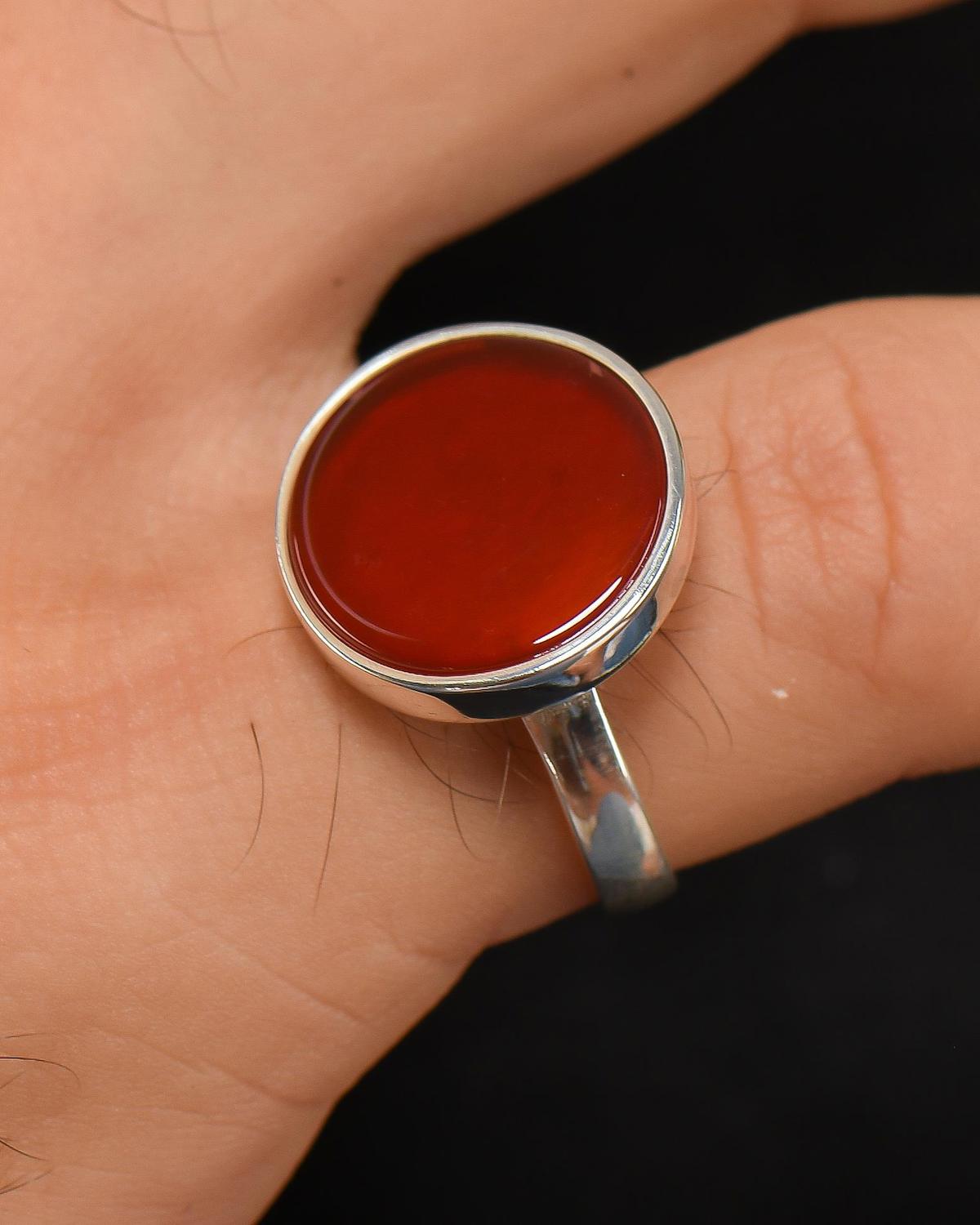 Prestige Gümüş Bordo Akik Taşlı 925 Ayar Gümüş Yüzük