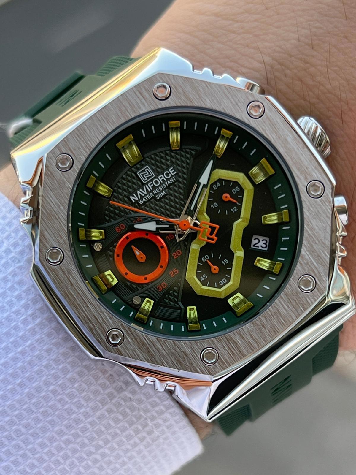 Naviforce ENF8035YGT Takvimli 44 mm Yeşil Silikon Kordon Analog Erkek Kol Saati