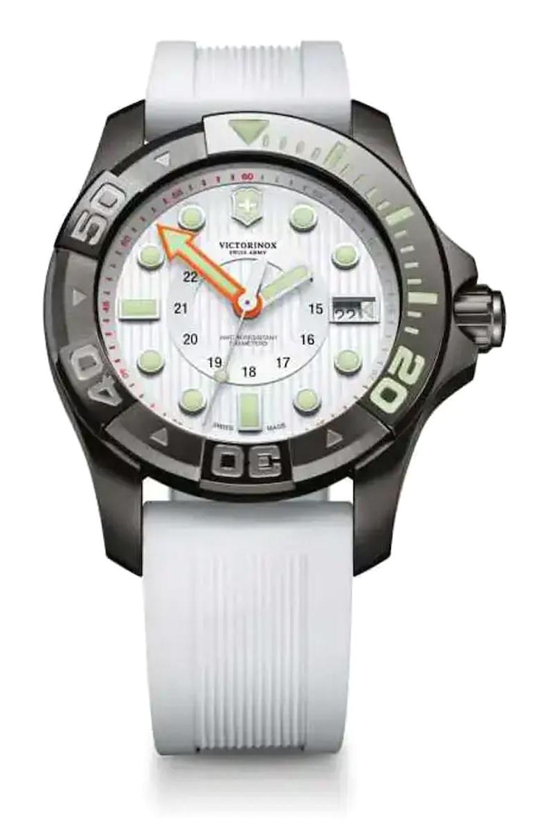 Victorinox Swiss Army 241559 Pusulalı Takvimli 43 mm Beyaz Silikon Kordon Analog Kol Saati