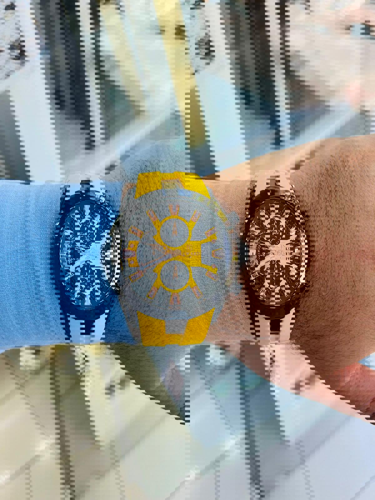 Reward REH597-8 Su Geçirmez Takvimli 44 mm Sarı Silikon Kordon Analog Erkek Kol Saati