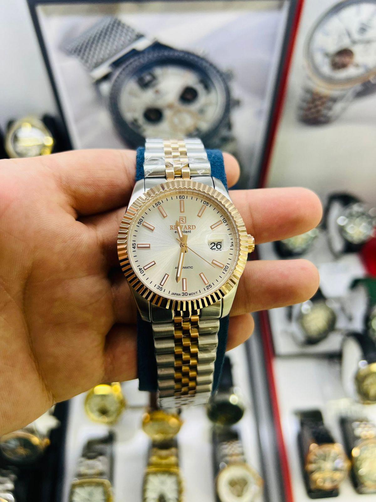 Reward ART51616.W1 Su Geçirmez Takvimli 42 mm Gri-Sarı Çelik Kordon Analog Erkek Kol Saati