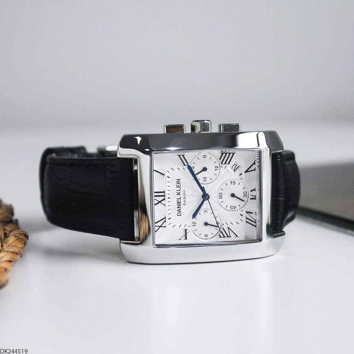 Daniel Klein DK244519 Takvimli 40 mm Siyah Deri Kordon Analog Erkek Kol Saati
