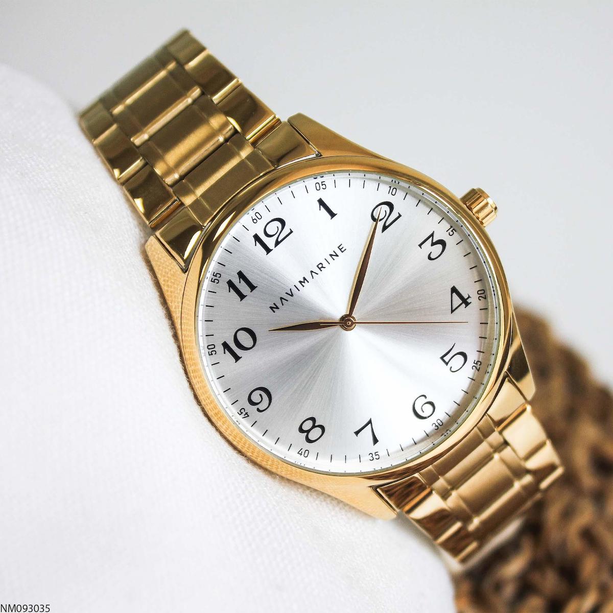 Navimarine NM093035 Takvimli 42 mm Altın Çelik Kordon Analog Erkek Kol Saati