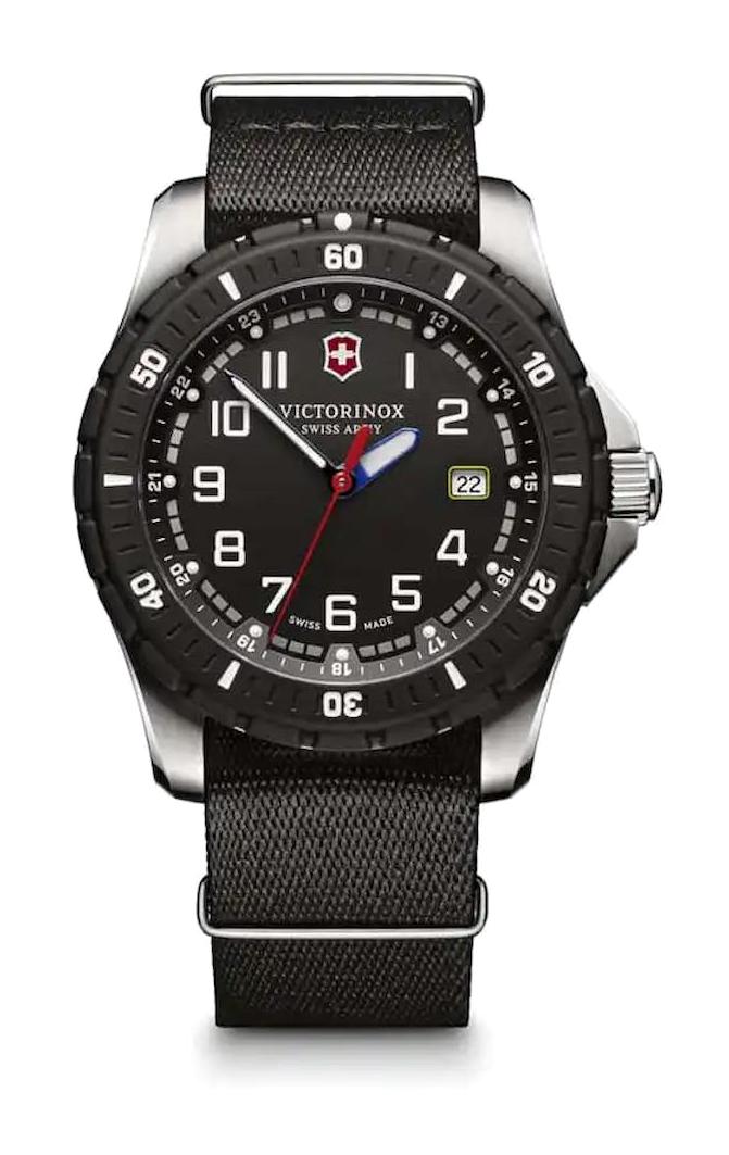Victorinox Swiss Army 241674.1 Takvimli 43 mm Siyah Kanvas Kordon Analog Kol Saati