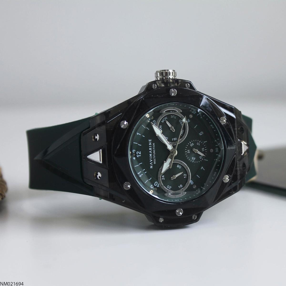 Navimarine NM021694 Takvimli 43 mm Siyah Silikon Kordon Analog Erkek Kol Saati