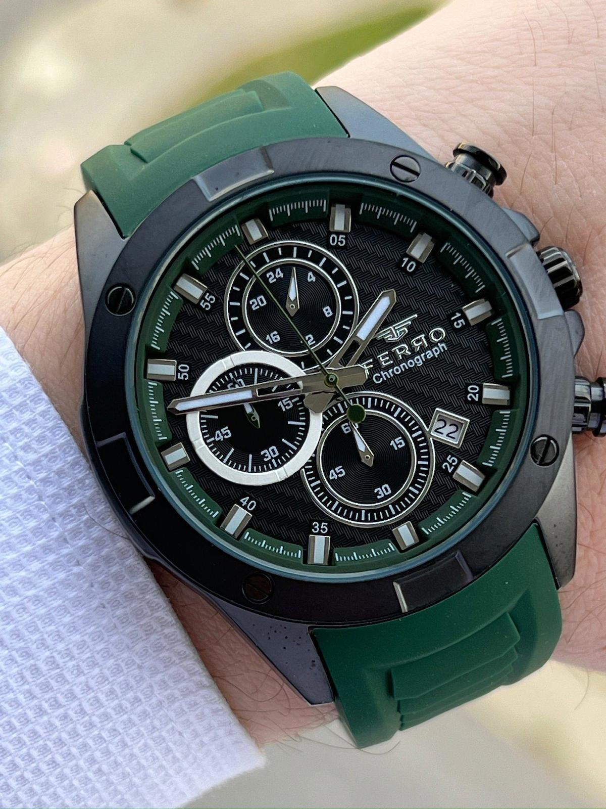 Ferro EF31361-ZJ Su Geçirmez Takvimli 44 mm Yeşil Silikon Kordon Analog Erkek Kol Saati