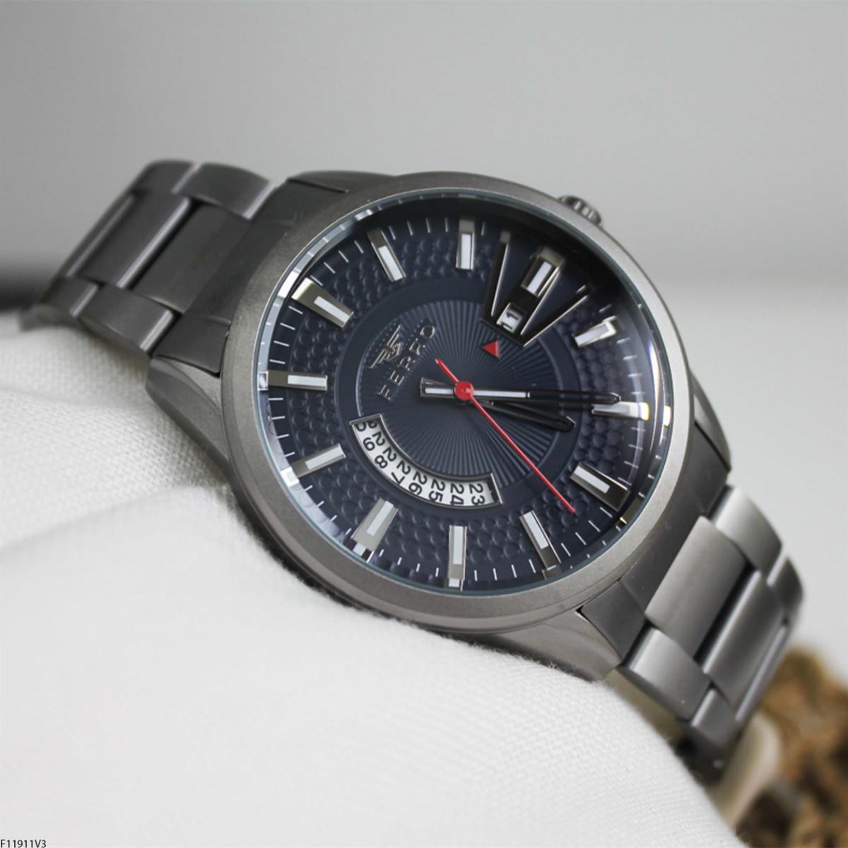 Ferro F11911V3 Takvimli 44 mm Metal Kordon Analog Erkek Kol Saati