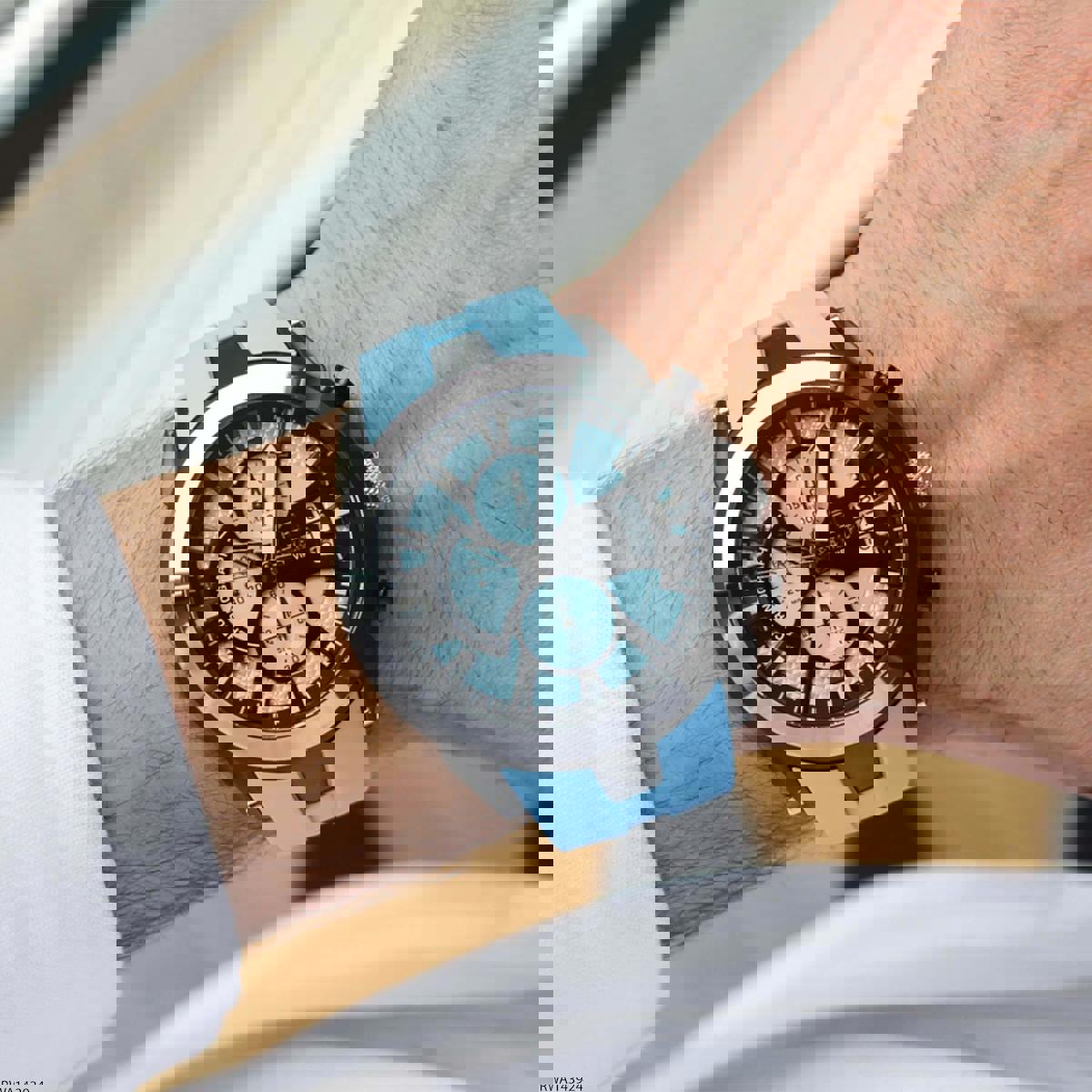 Reward RWA143924 Takvimli 48 mm Turkuaz Silikon Kordon Analog Erkek Kol Saati