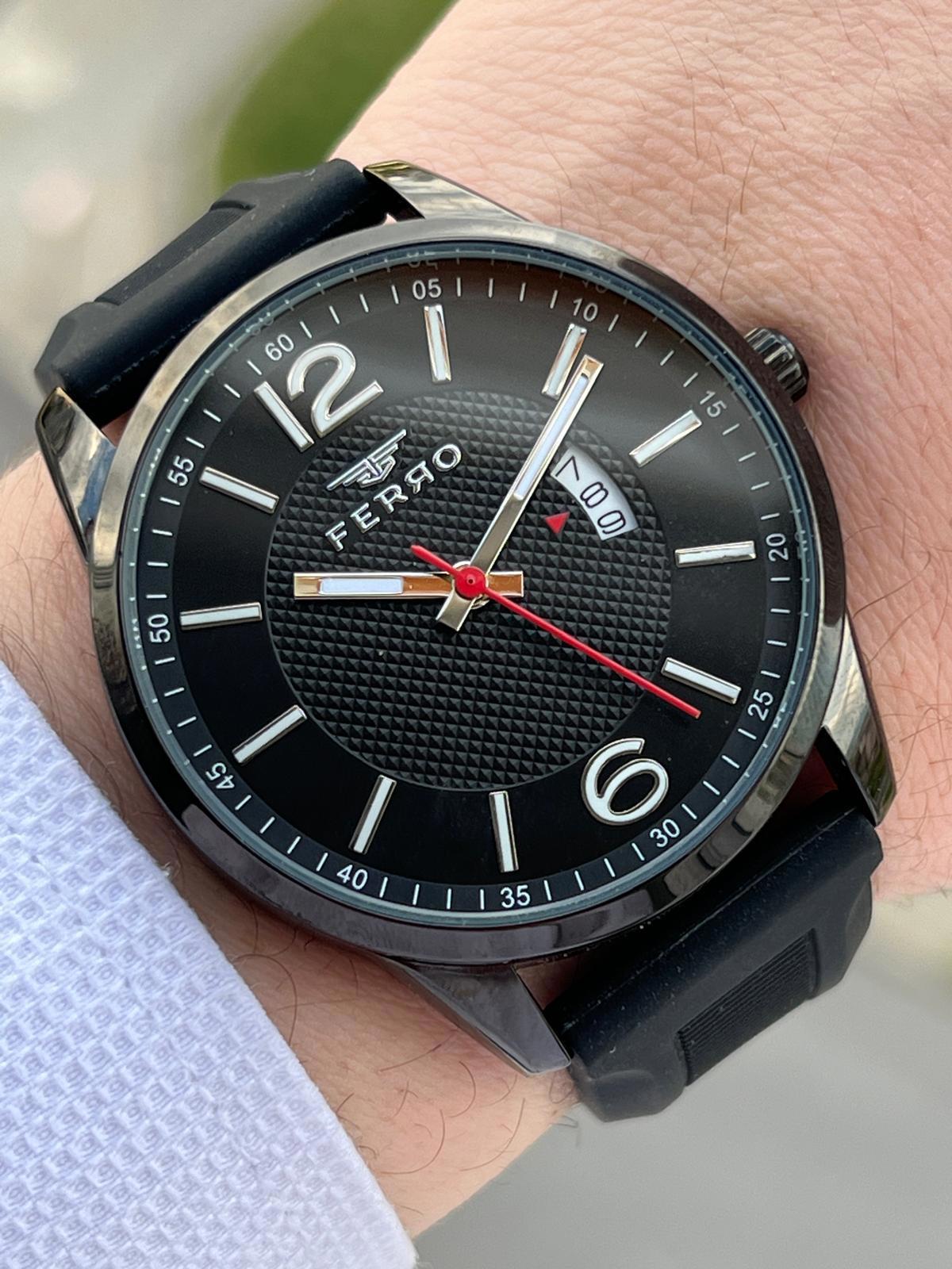 Ferro EFM31359-J22 Su Geçirmez Takvimli 44 mm Siyah Silikon Kordon Analog Erkek Kol Saati