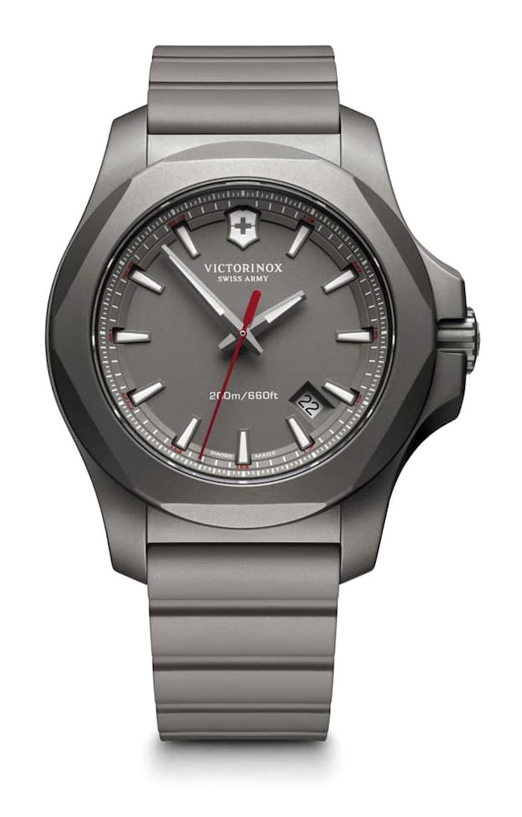 Victorinox Swiss Army 241757 Pusulalı 43 mm Füme Titanyum Kordon Analog Kol Saati