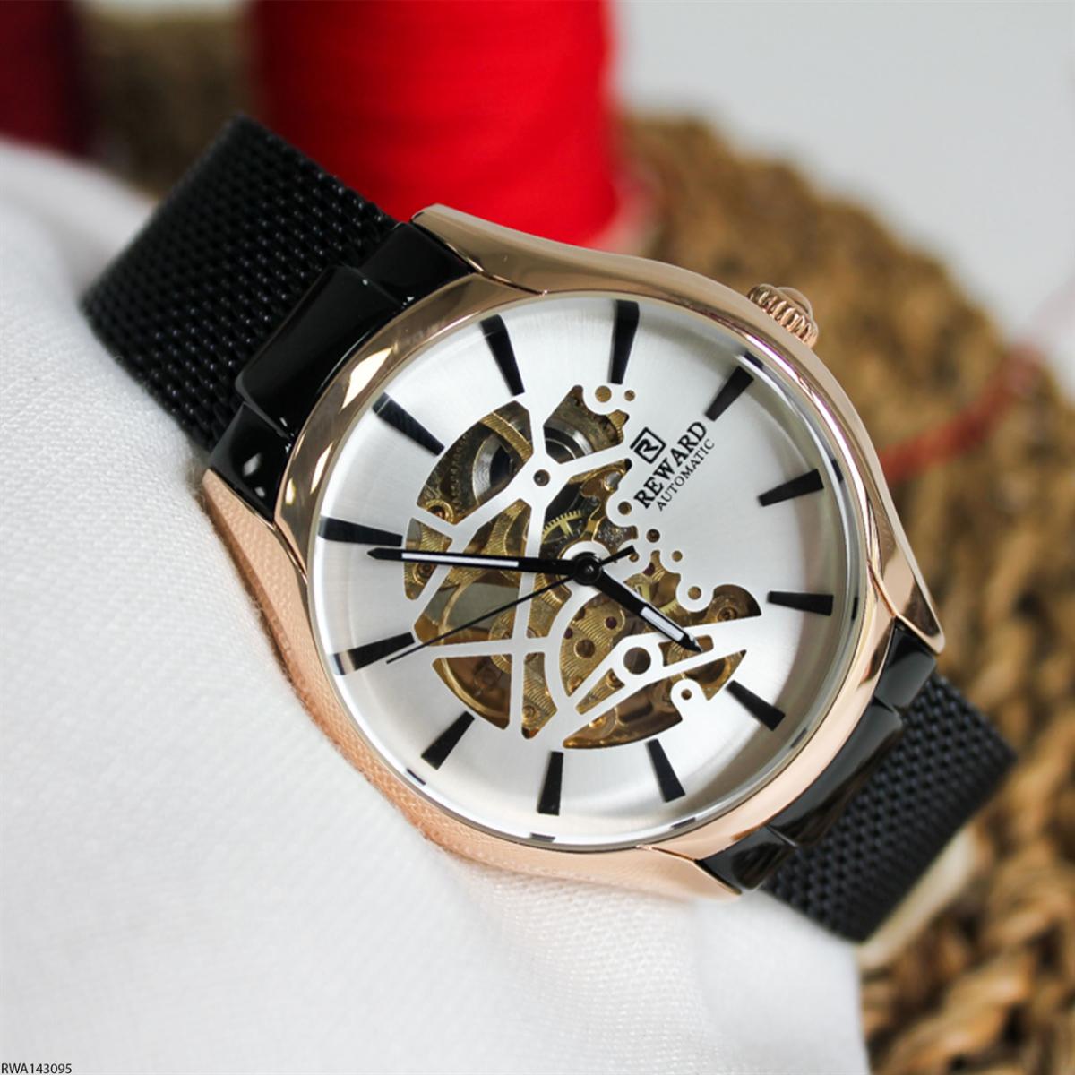 Reward RWA143095 45 mm Siyah Deri Kordon Analog Erkek Kol Saati