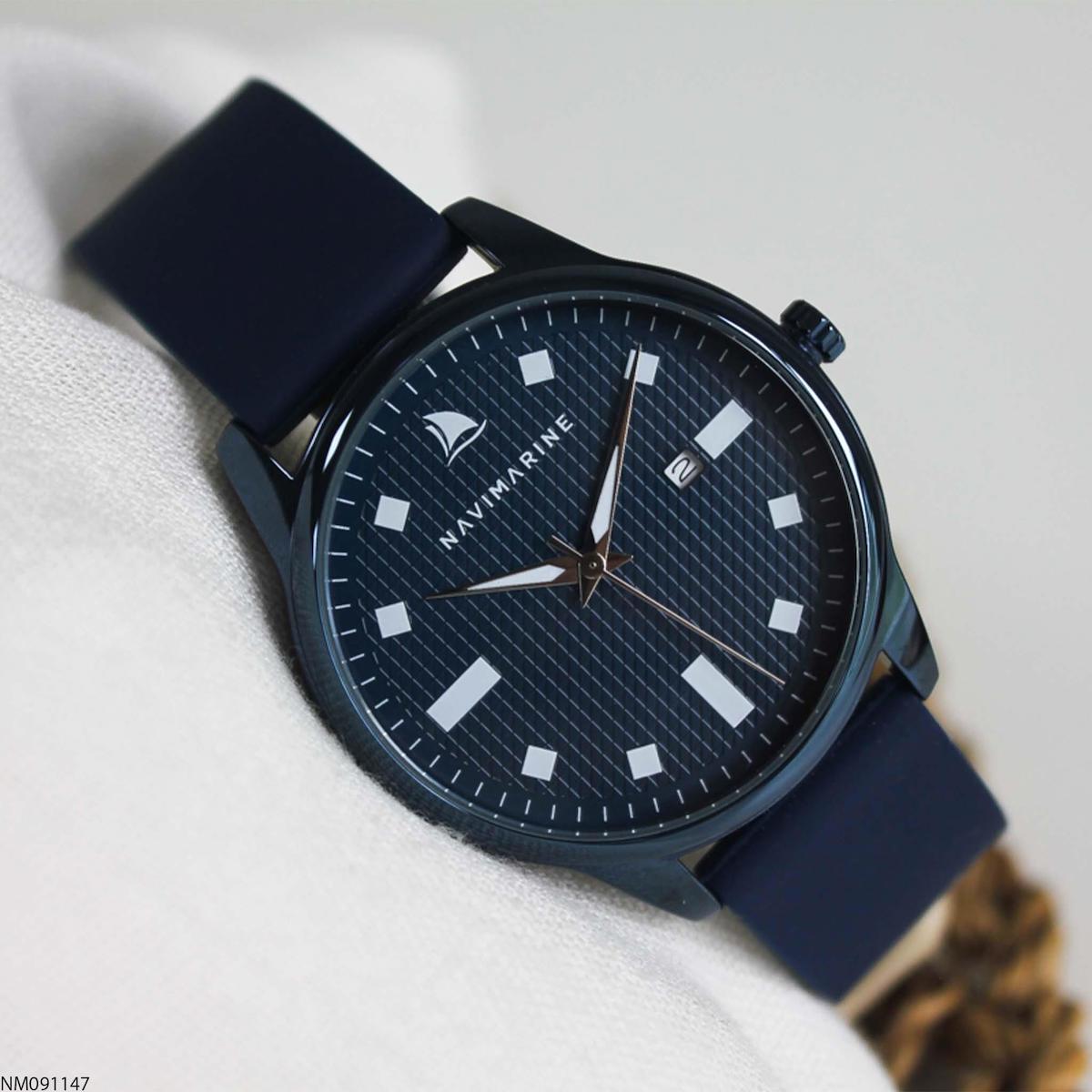 Navimarine NM091147 Takvimli 42 mm Lacivert Silikon Kordon Analog Erkek Kol Saati
