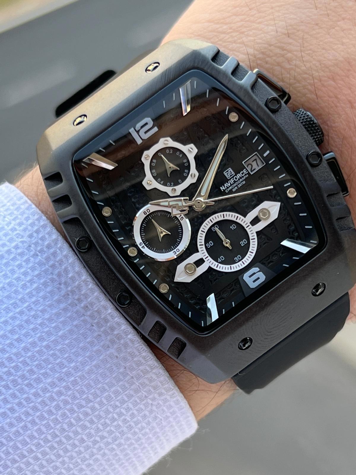 Naviforce ENF8025SS Takvimli 45-48 mm Siyah Silikon Kordon Analog Erkek Kol Saati