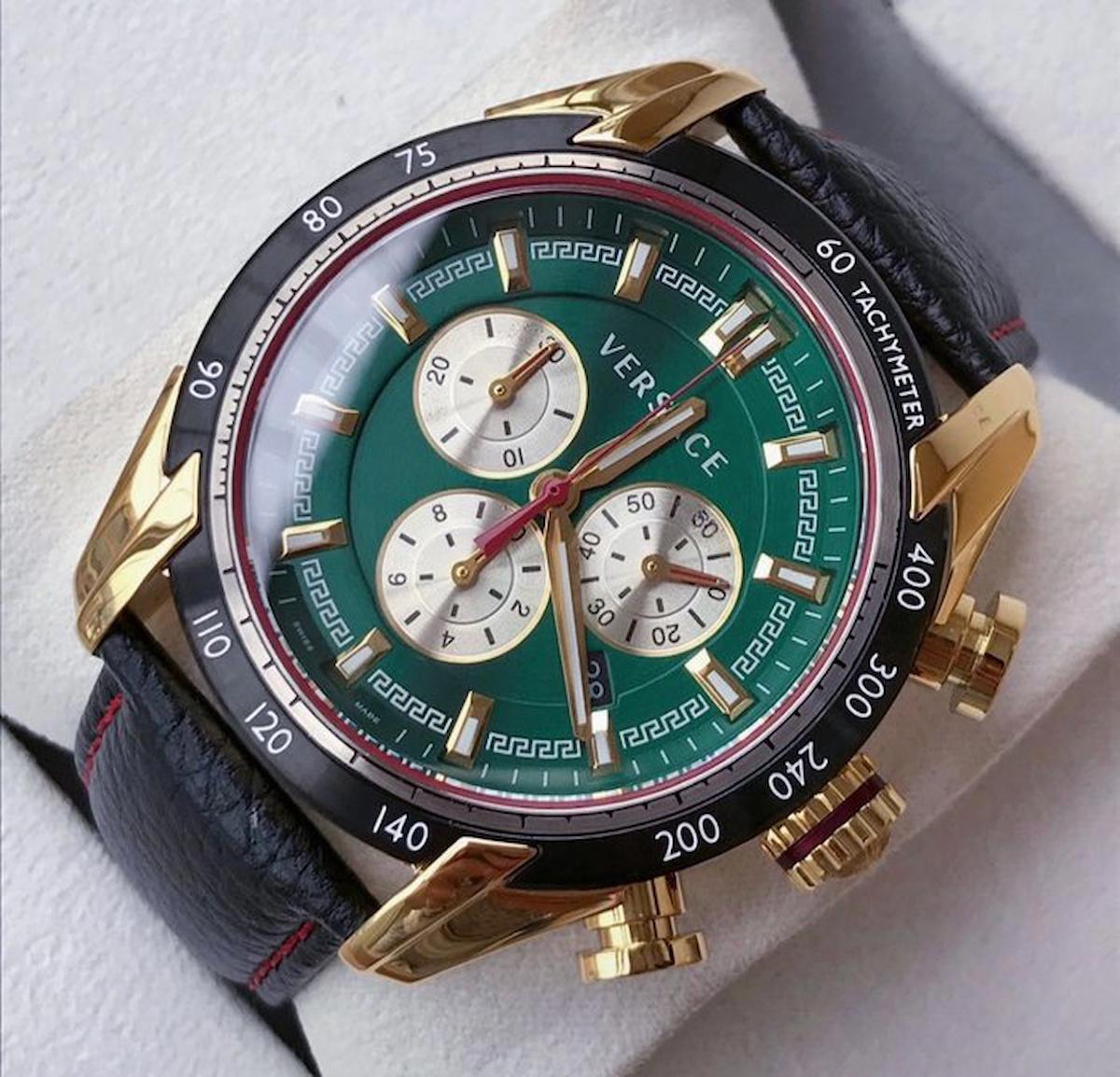 Versace VRSCVDB050014 Takvimli 44 mm Siyah Deri Kordon Analog Erkek Kol Saati