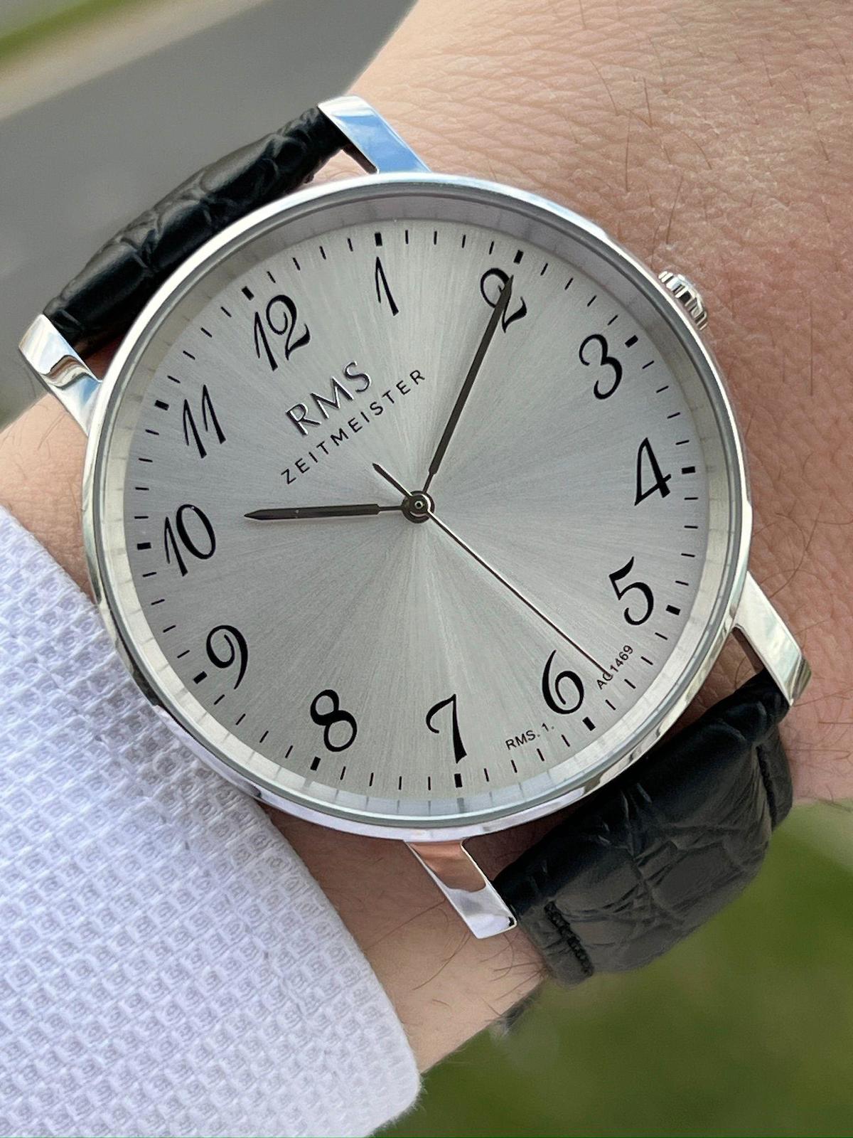 Romanson AG1469.01 50 mm Siyah Deri Kordon Analog Erkek Kol Saati
