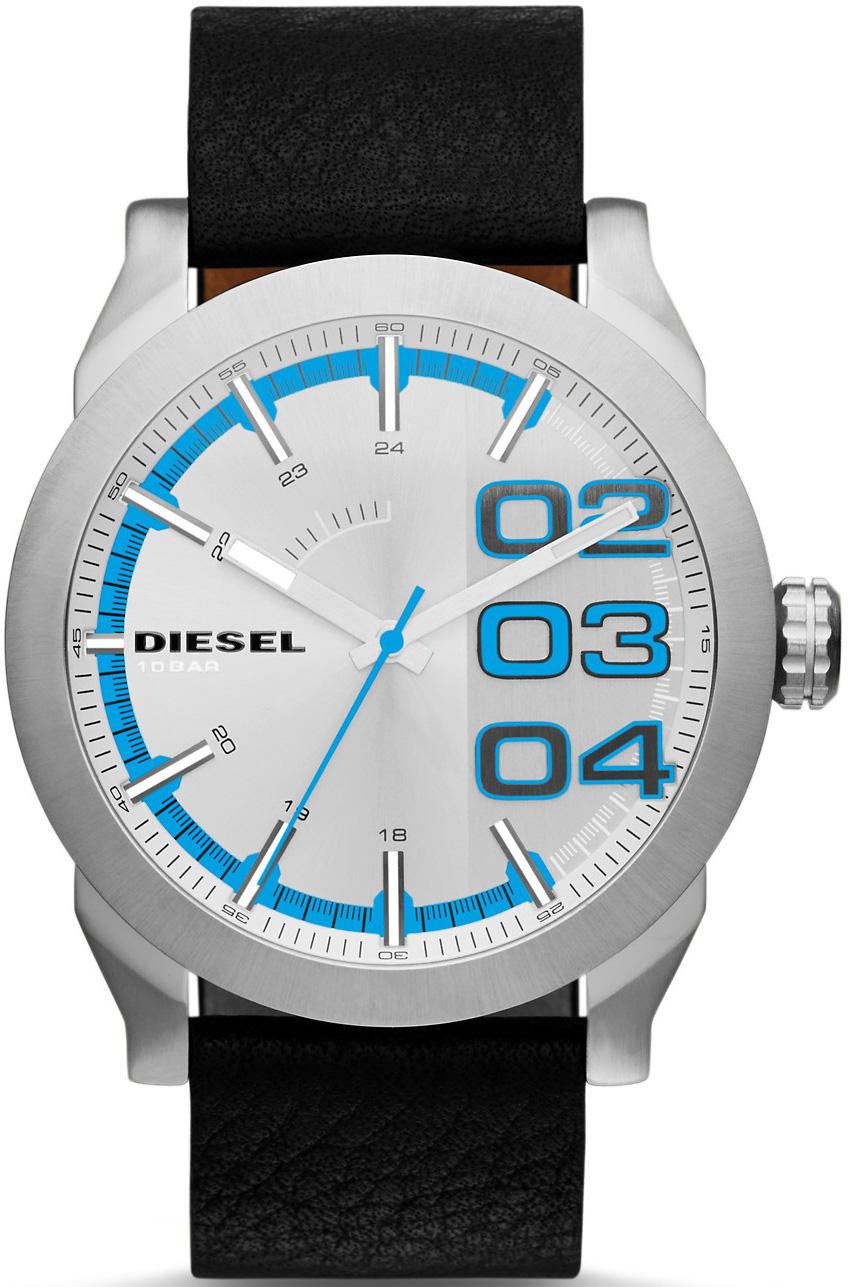 Diesel DZ1676 Takvimli 42 mm Siyah Deri Kordon Analog Kol Saati