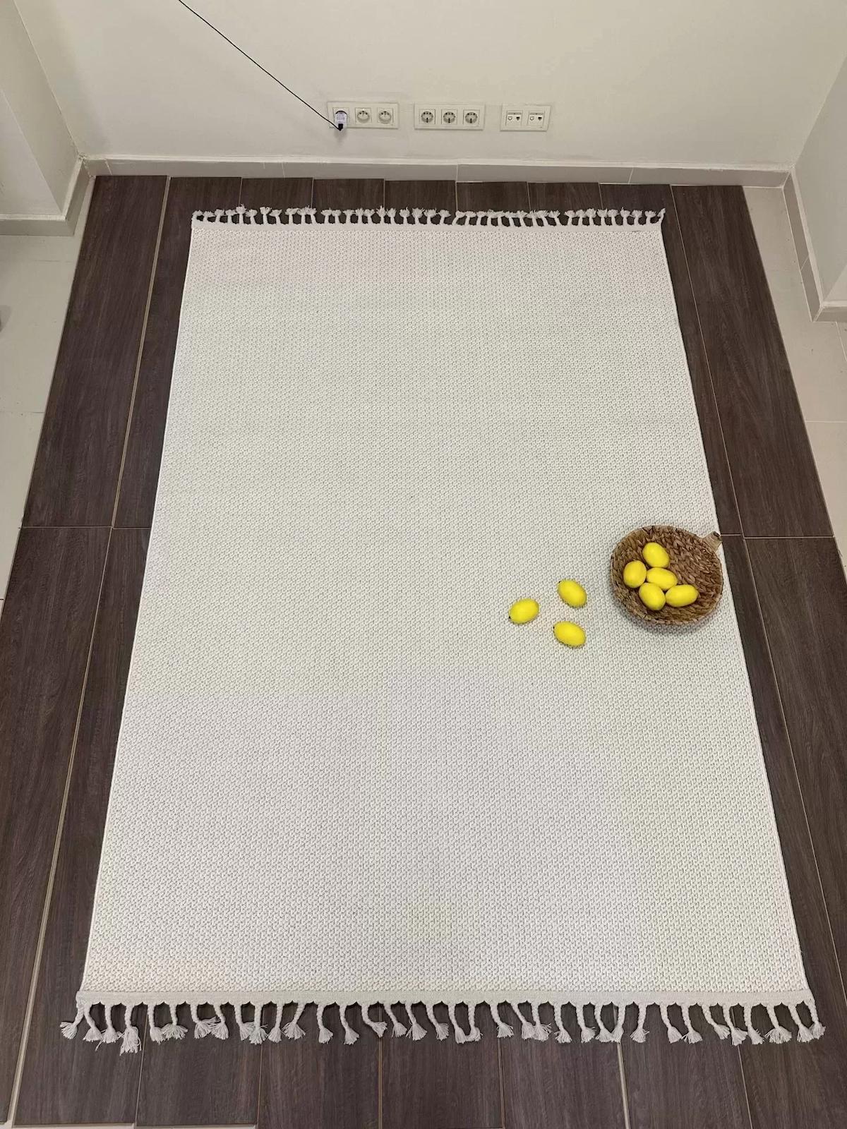 Eko Halı Motto MOT Beyaz 7 mm Polyester Silinebilir Yıkanabilir Orta Kaymaz Dikdörtgen Makine Dokuma Oturma Odası-Salon Halısı 80x150 cm