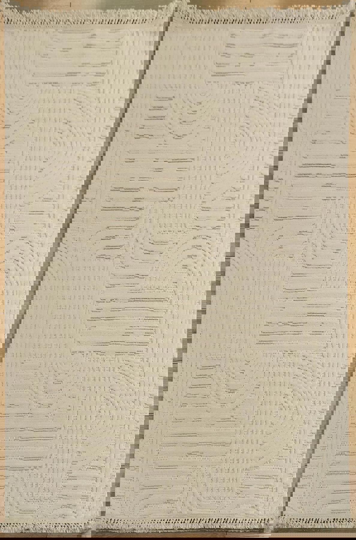 Çam Halı Talya TY07 Beyaz 13 mm Polyester Silinebilir Yıkanabilir Kalın Dikdörtgen Makine Dokuma Salon Halısı 80x300 cm