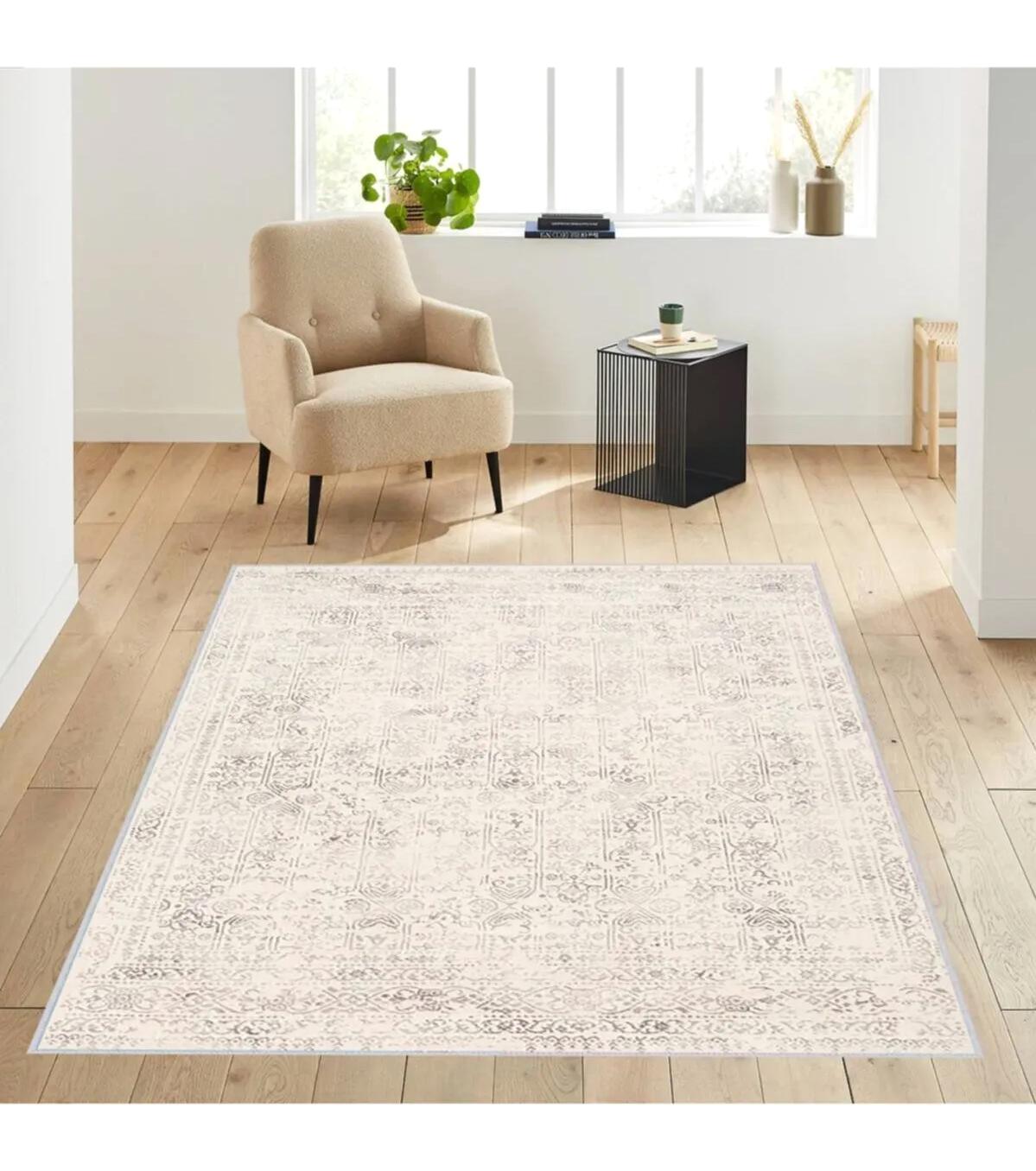 Rovigo Home RVG1044 Krem 8 mm Polyester Leke Tutmaz-Toz Tutmaz Yıkanabilir İnce Kaymaz Dot Taban Dikdörtgen Makine Dokuma Salon Halısı 120x160 cm