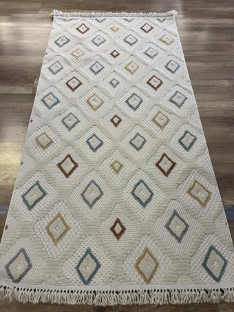 Luxess Halı Dizayn 1101 Krem 8 mm Polipropilen Yalıtıma Yardımcı Yıkanabilir İnce Kaymaz Dikdörtgen Makine Dokuma Salon Halısı 80x600 cm