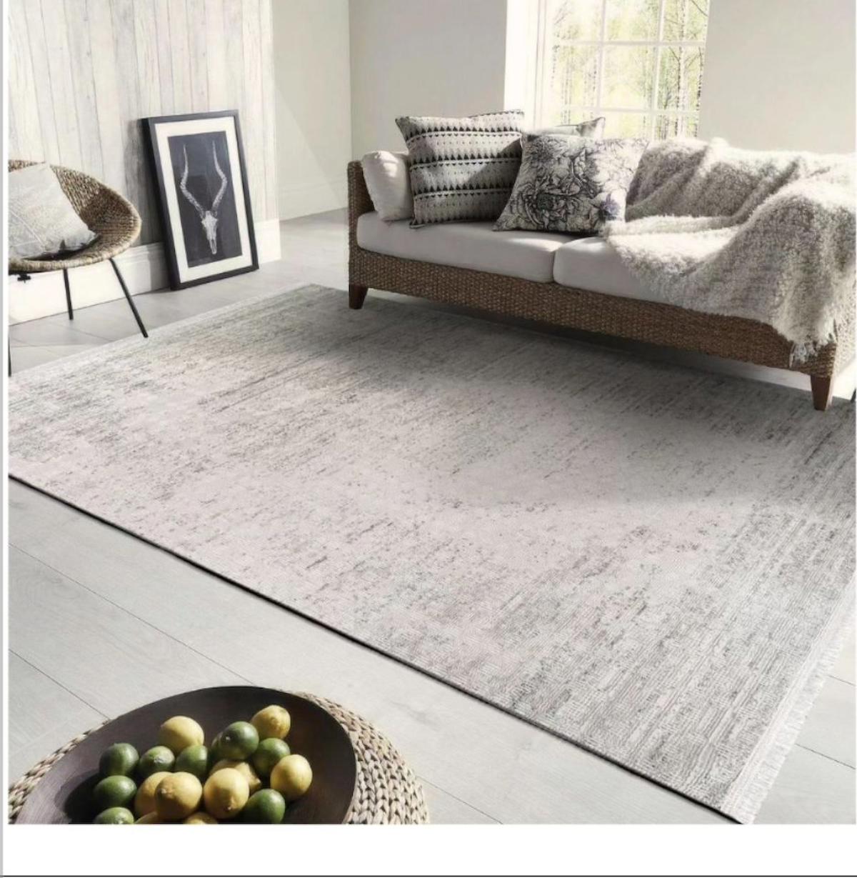 Merinos Lion Krem 12 mm Akrilik Antialerjenik Yıkanabilir Kalın Kaymaz Dikdörtgen Makine Dokuma Salon Halısı 100x150 cm