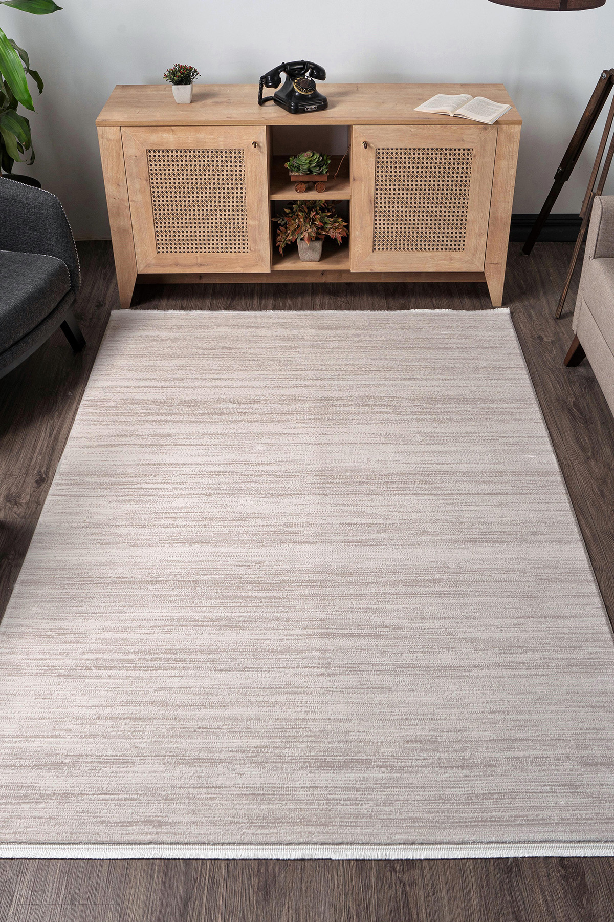 Konfor Halı Diva 9555 Krem 15 mm Akrilik Yıkanabilir Dikdörtgen Makine Dokuma Salon Halısı 160x230 cm