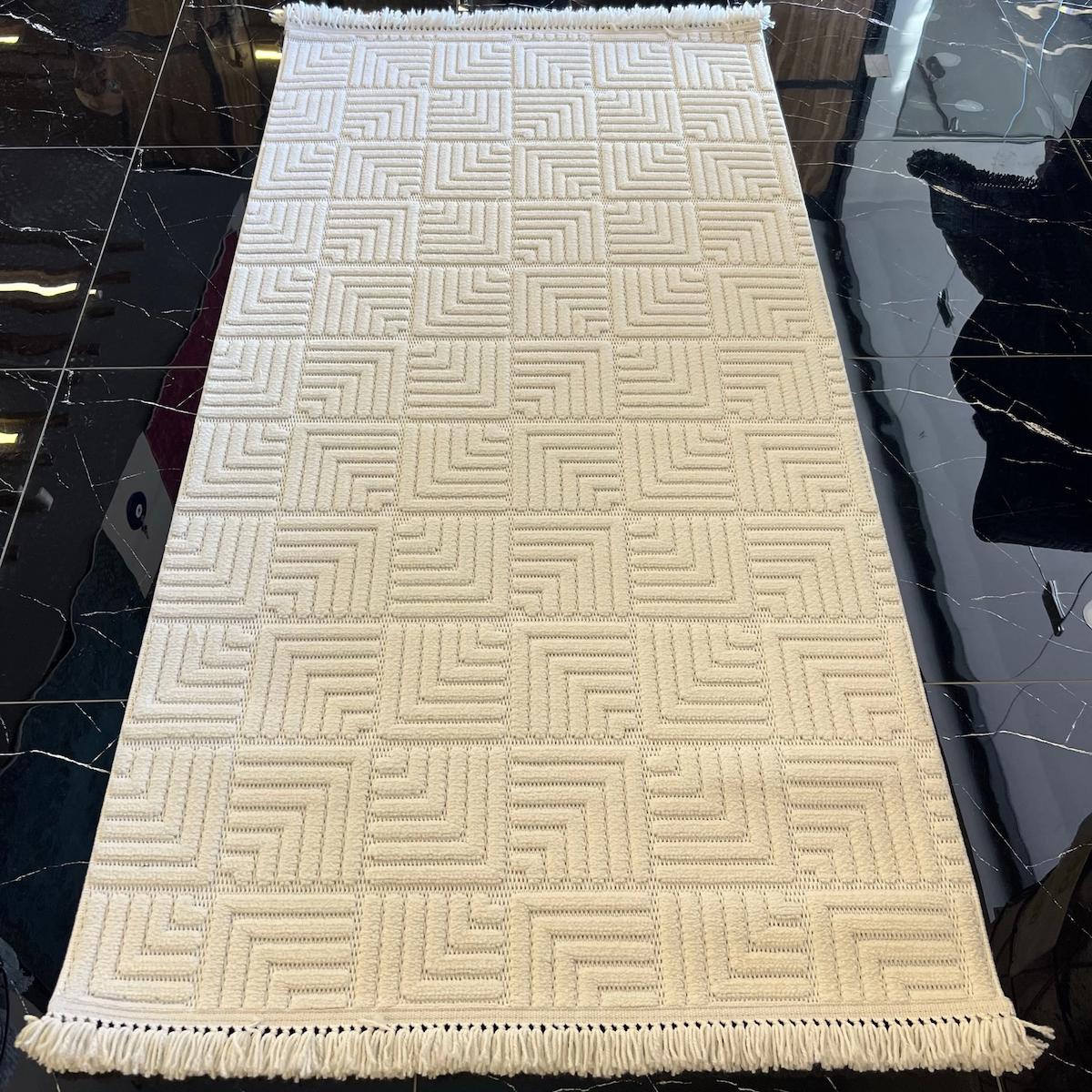 Luxess Halı Dizayn 1062 Krem 8 mm Polipropilen Yalıtıma Yardımcı Yıkanabilir İnce Kaymaz Dikdörtgen Makine Dokuma Salon Halısı 80x150 cm