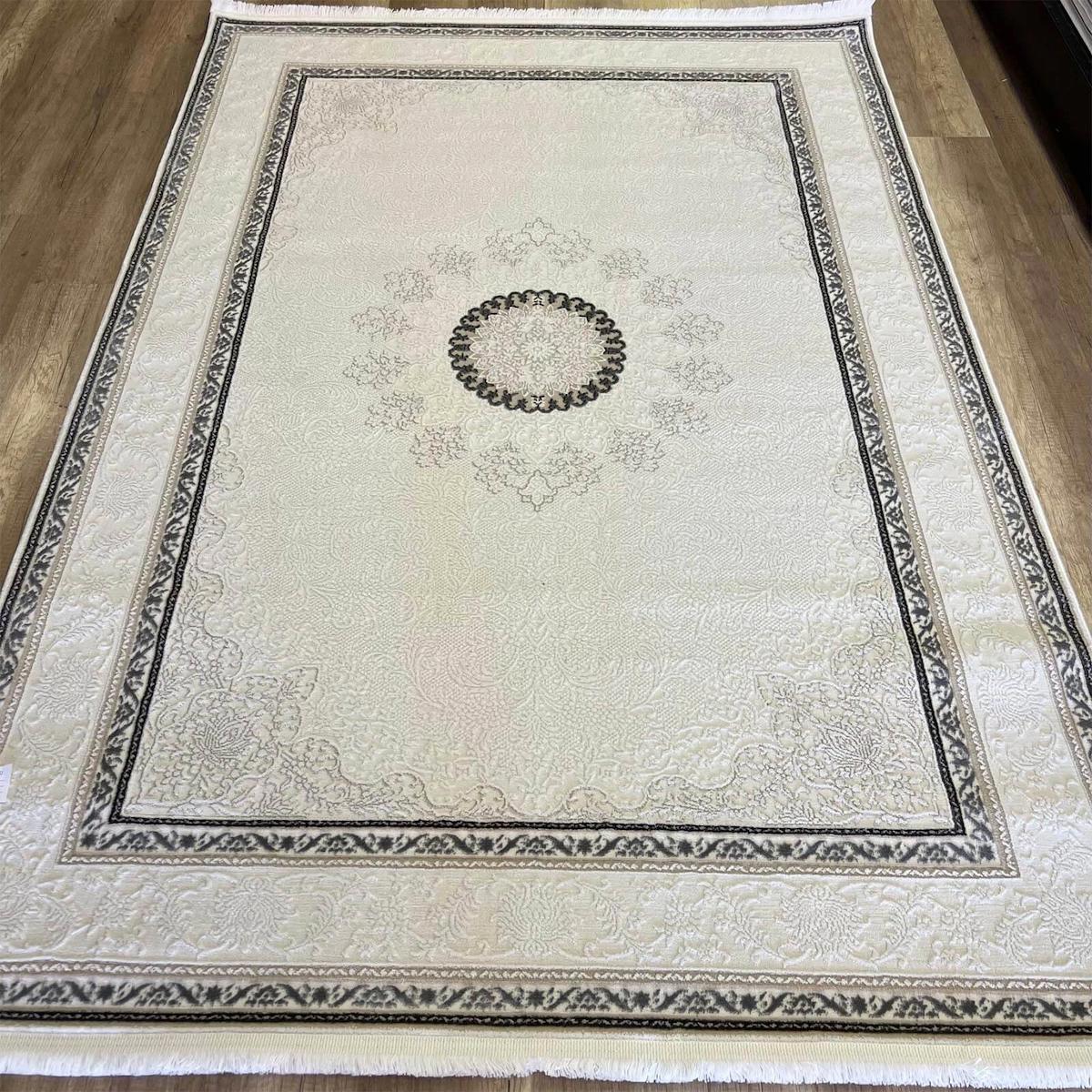Halıcımdan Hera 3587 Beyaz-Gri 8 mm Polyester Antibakteriyel Yıkanabilir Kalın Kaymaz Lateks Taban Dikdörtgen Makine Dokuma Salon Halısı 133x190 cm