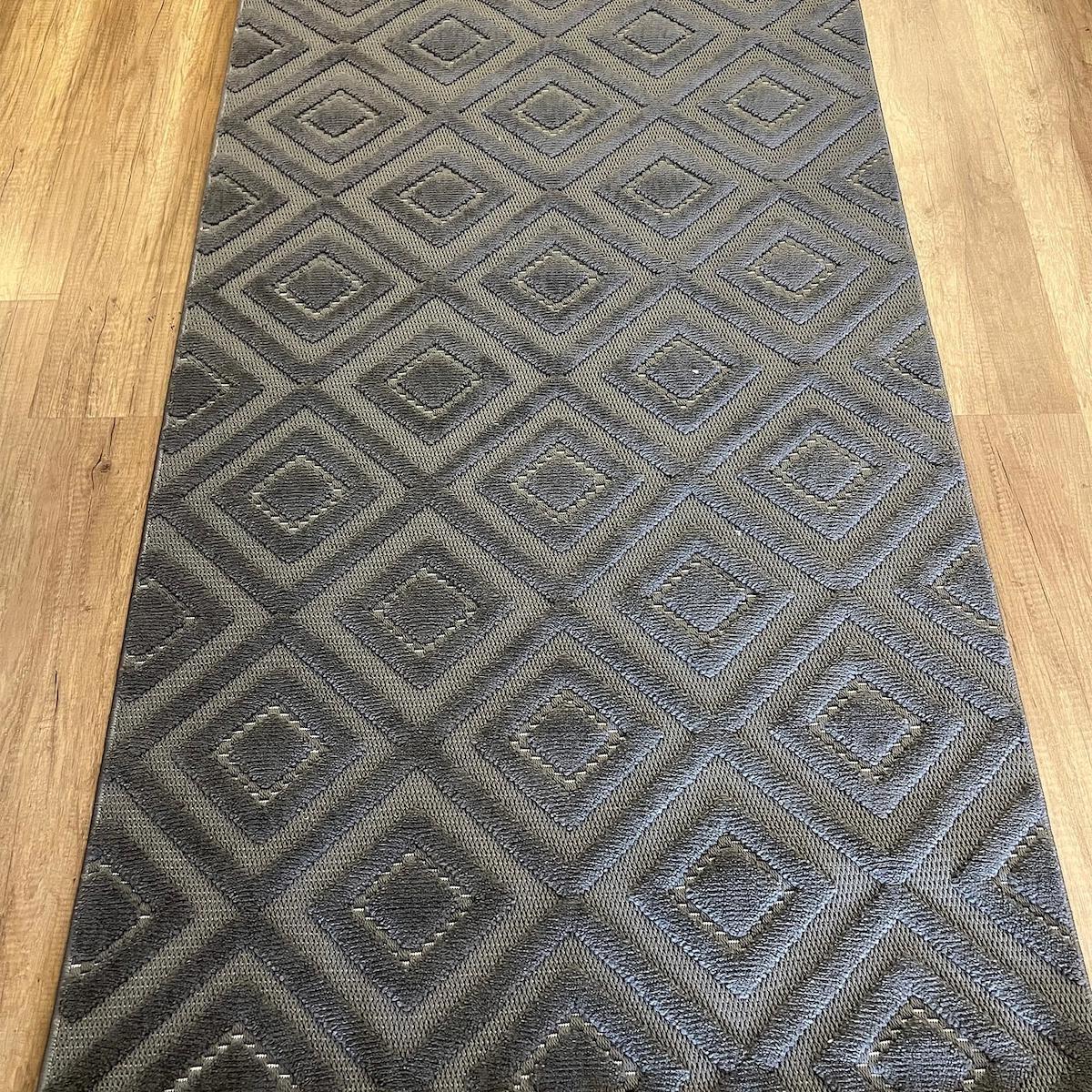 Luxess Halı Dizayn 1089 Antrasit 8 mm Polipropilen Yalıtıma Yardımcı Yıkanabilir İnce Kaymaz Dikdörtgen Makine Dokuma Salon Halısı 120x300 cm