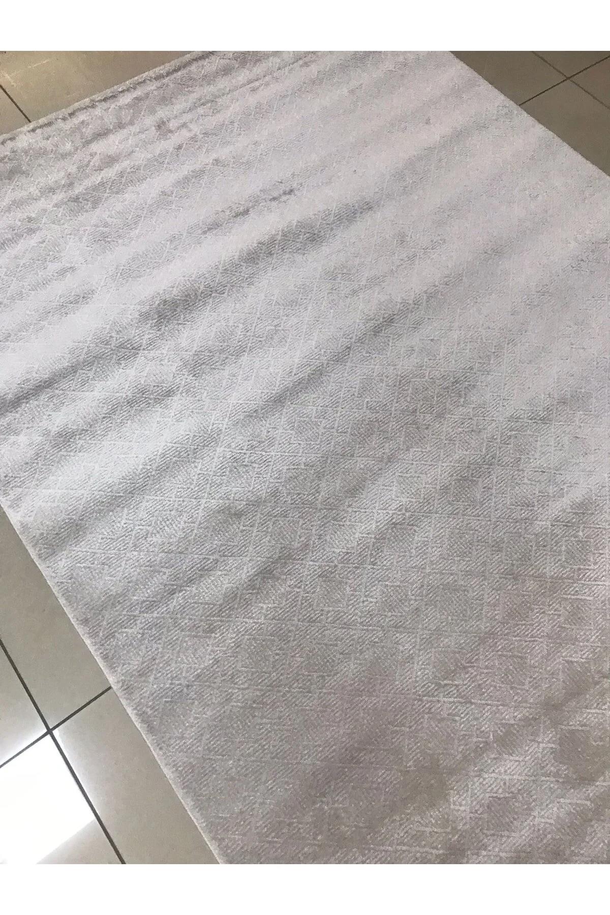 Merinos Diyez 39398 Krem 9 mm Akrilik Silinebilir Yıkanabilir Orta Kaymaz Dikdörtgen Makine Dokuma Salon Halısı 200x290 cm