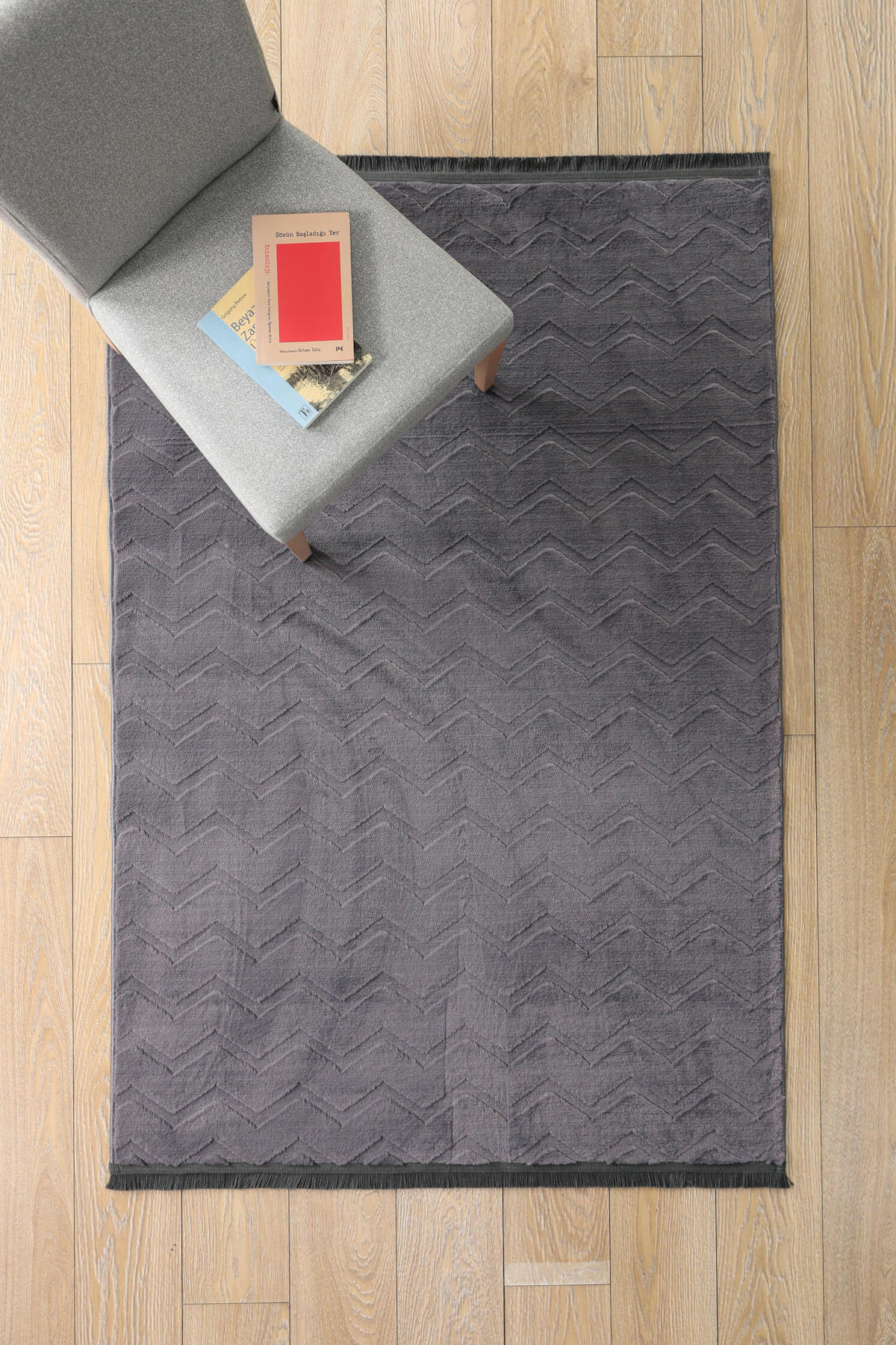 Favora Malta Antrasit 10 mm Polyester Yumuşak Yıkanabilir İnce Kaymaz Taban Dikdörtgen Makine Dokuma Salon Halısı 180x350 cm
