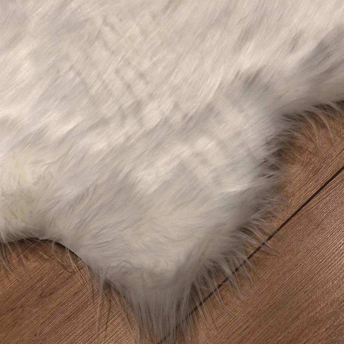 Doğuş Peluş Halı Çok Renkli Akrilik-Polyester Silinebilir Yıkanabilir İnce Kaymaz Taban Makine Dokuma Salon Halısı 200x290 cm
