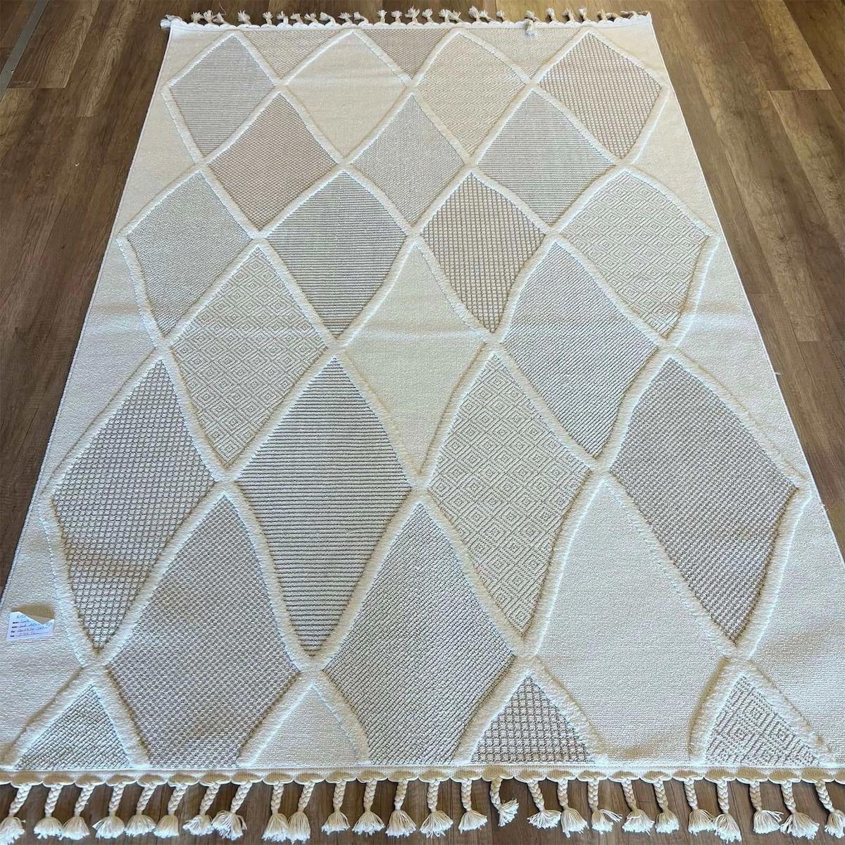İpek Mekik Halı Lux 11711 Krem 13 mm Polyester Antialerjenik Yıkanabilir Kalın Kaymaz Dikdörtgen Makine Dokuma Antre-Çocuk Odası-Salon-Yatak Odası Halısı 100x150 cm