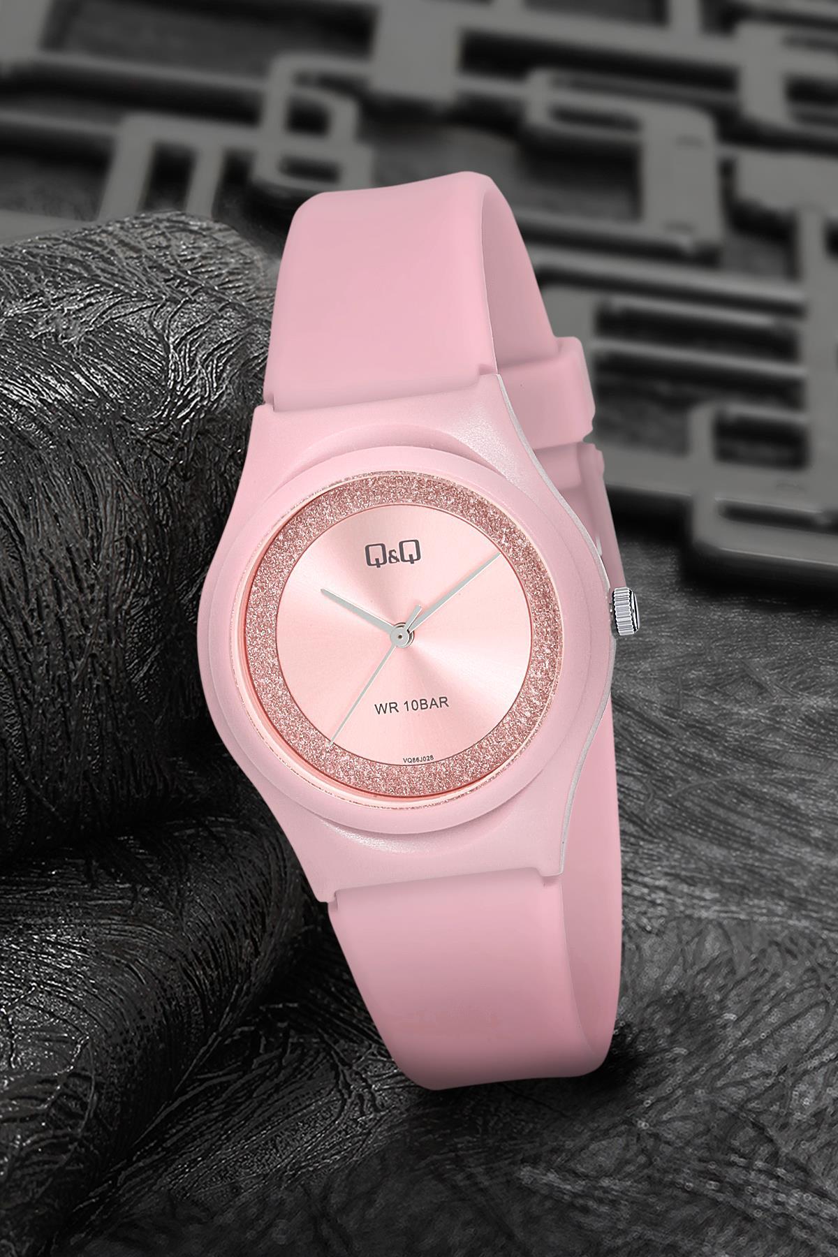 Q&Q 3P654 36 mm Pembe Silikon Kordon Analog Kadın Kol Saati