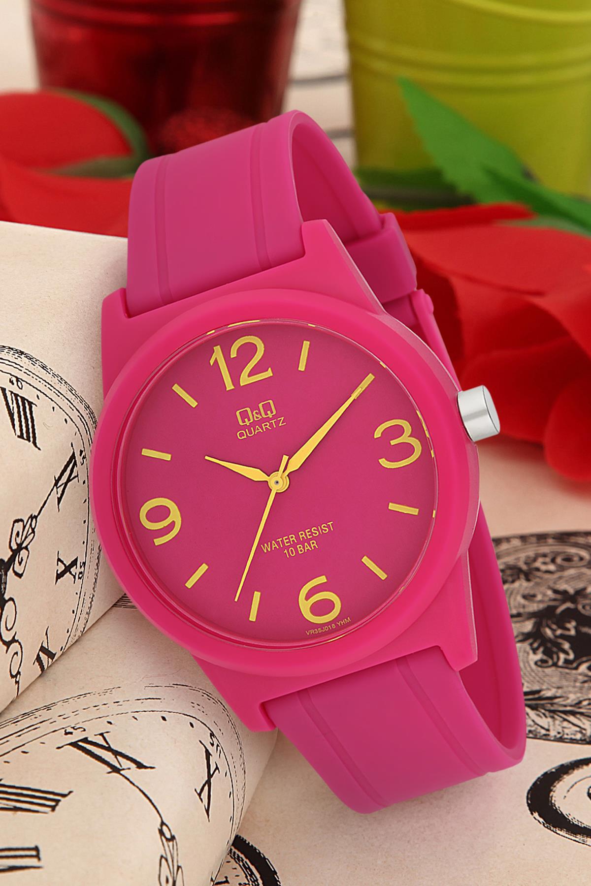 Q&Q 3P454 36 mm Pembe Silikon Kordon Analog Kadın Kol Saati