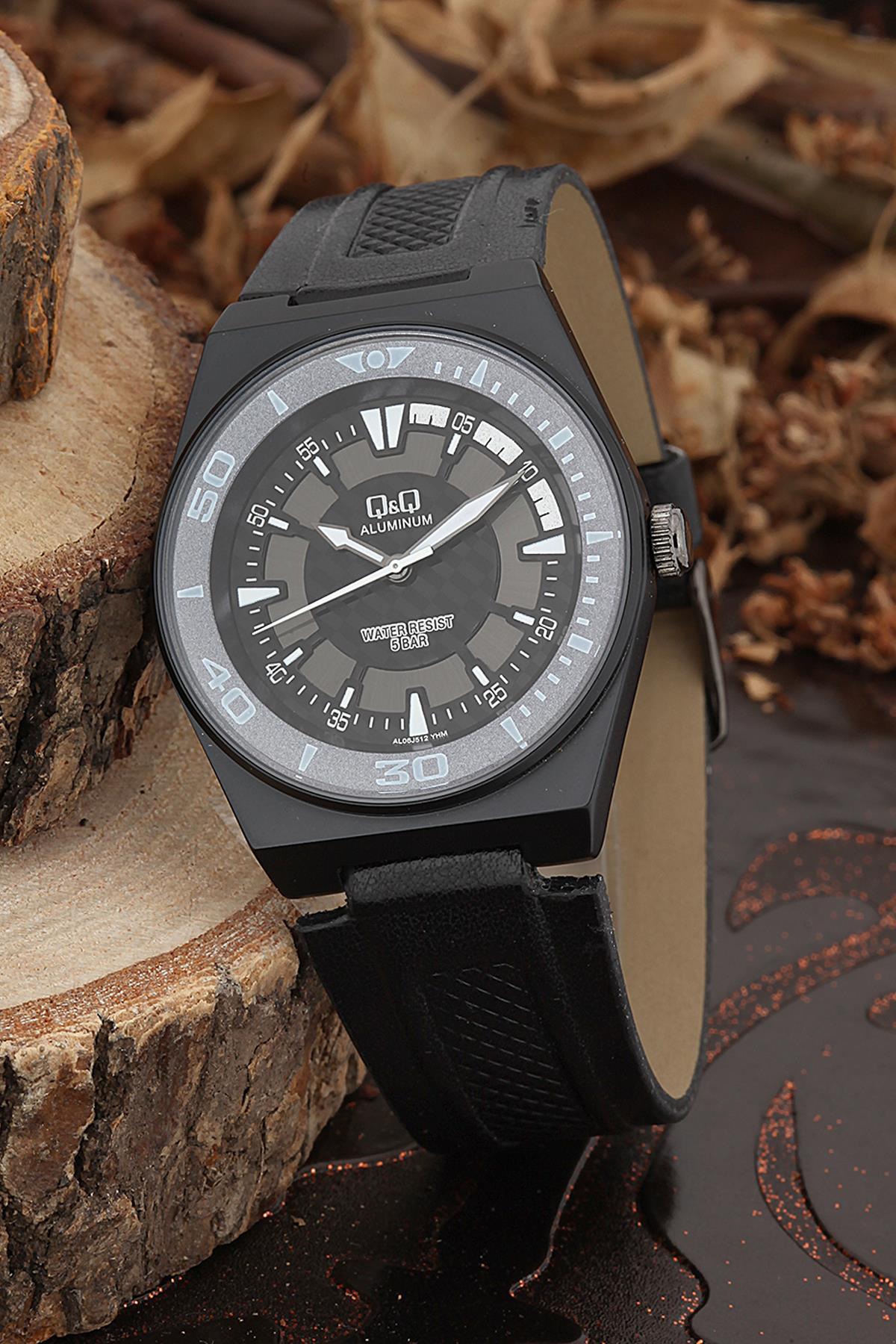 Q&Q 3B888 36 mm Siyah Deri Kordon Analog Kadın Kol Saati