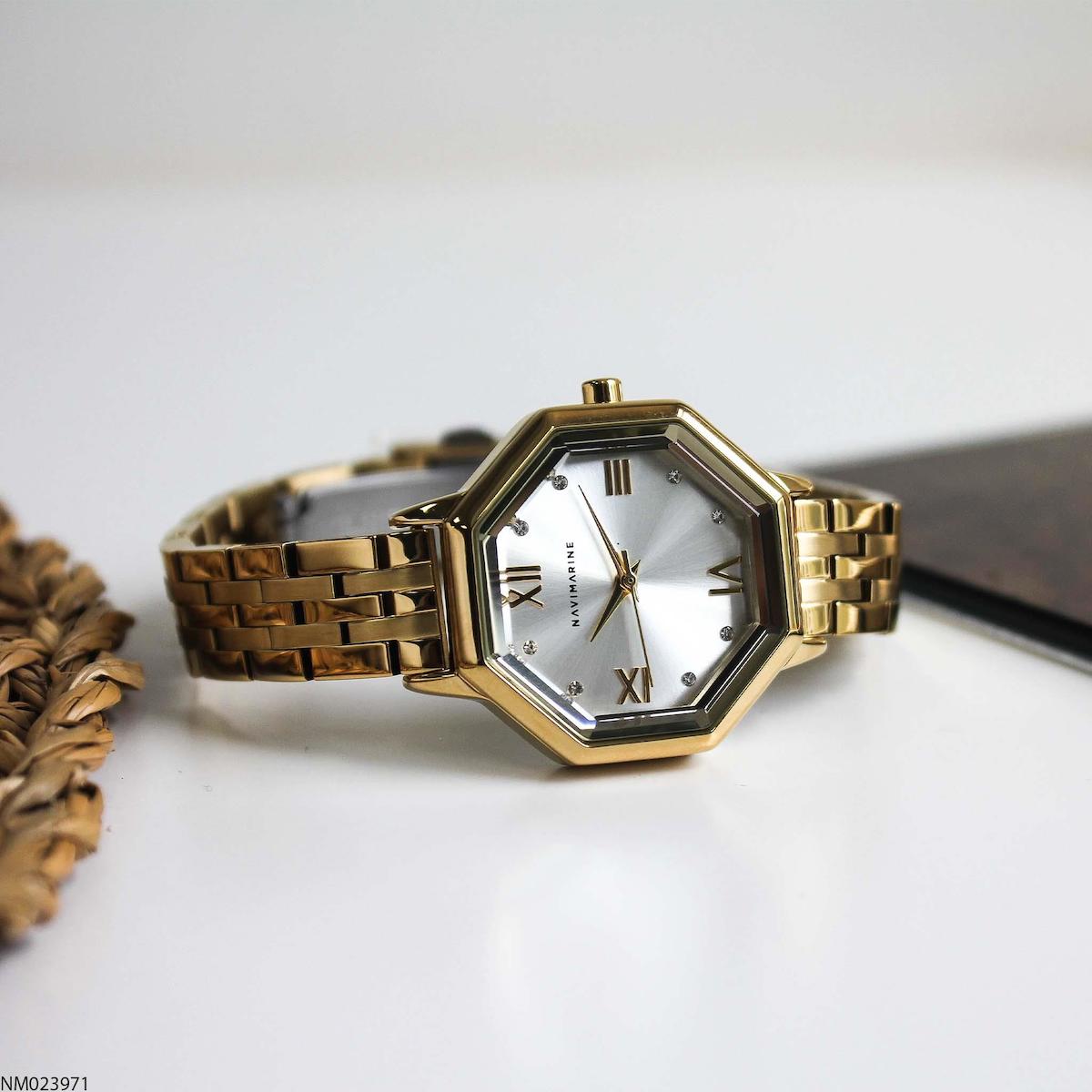 Navimarine NM023971 31 mm Altın Çelik Kordon Analog Kadın Kol Saati