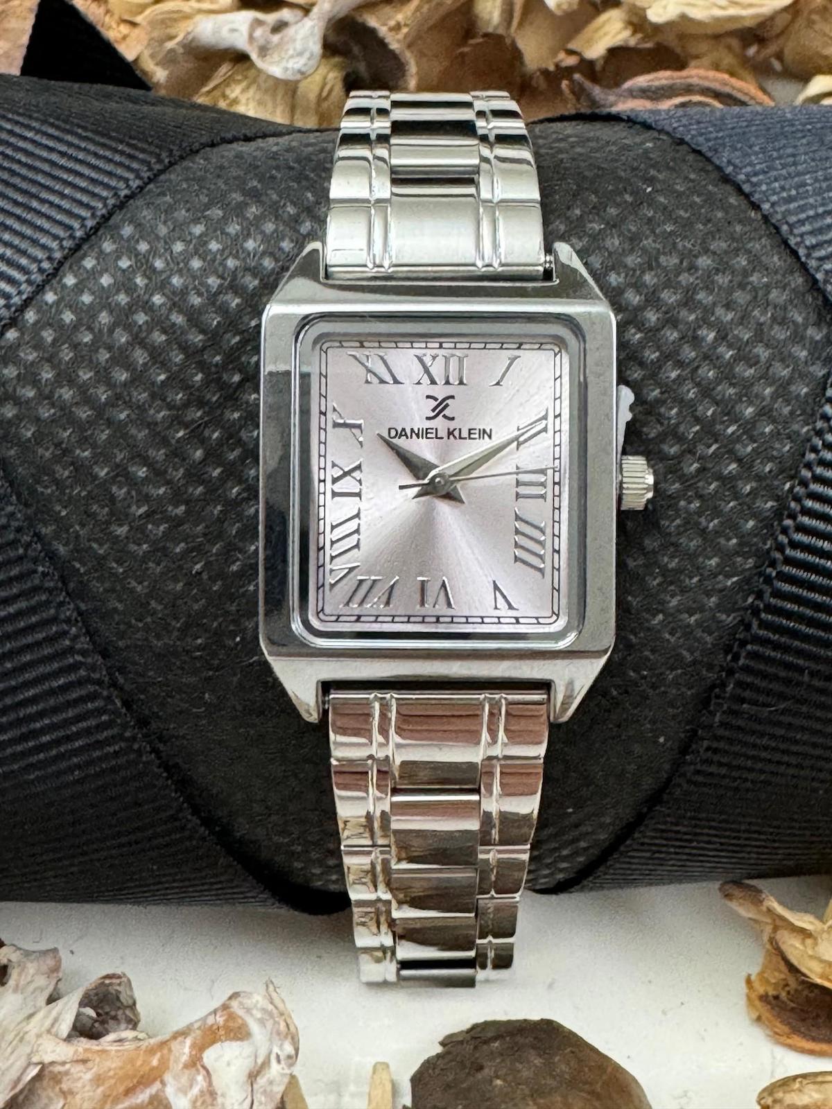 Daniel Klein DKF.2315A 25 mm Gri Çelik Kordon Analog Kadın Kol Saati