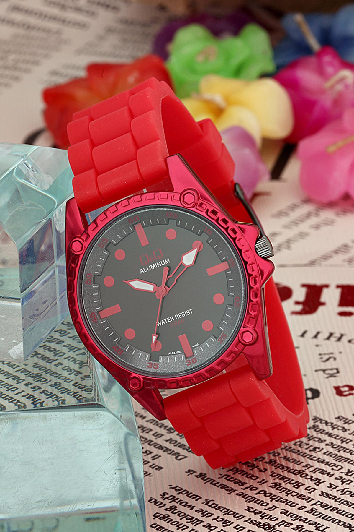Q&Q 3B697 36 mm Kırmızı Silikon Kordon Analog Kadın Kol Saati
