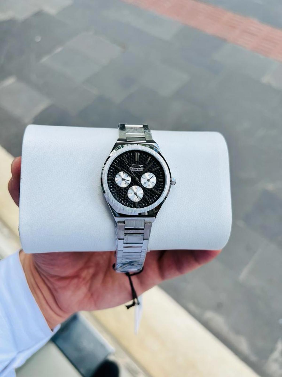 Slazenger SL.09.2138.4.01 Takvimli 34 mm Gri Çelik Kordon Analog Kadın Kol Saati