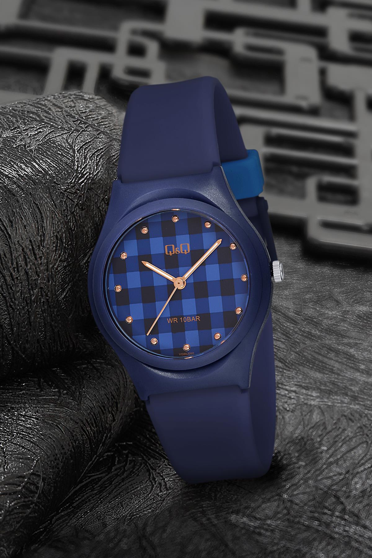 Q&Q 3P674 36 mm Lacivert Silikon Kordon Analog Kadın Kol Saati
